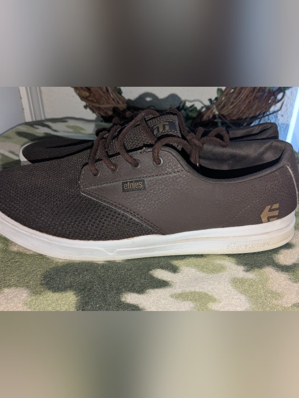 etnies Men's Brown Low-Top Skate Shoe